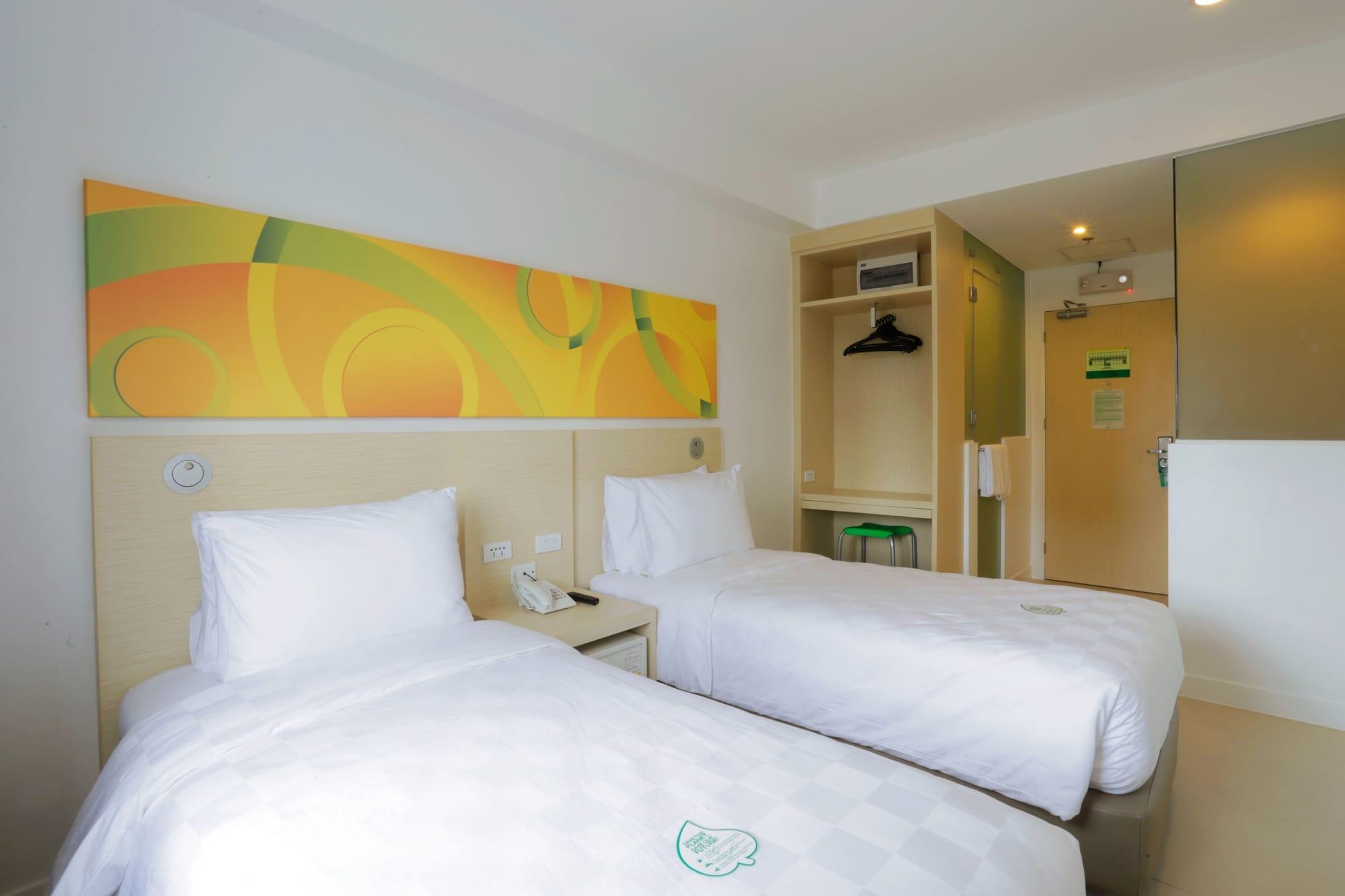 Go Hotels Timog Quezon City Zewnętrze zdjęcie