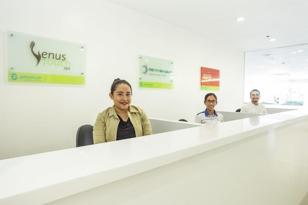 Go Hotels Timog Quezon City Zewnętrze zdjęcie