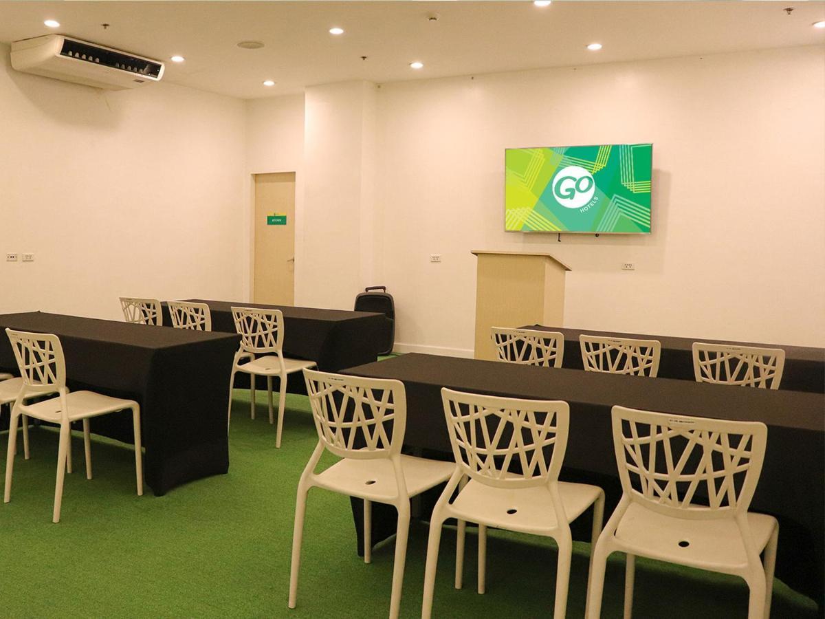 Go Hotels Timog Quezon City Zewnętrze zdjęcie
