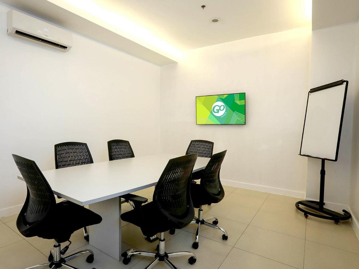 Go Hotels Timog Quezon City Zewnętrze zdjęcie