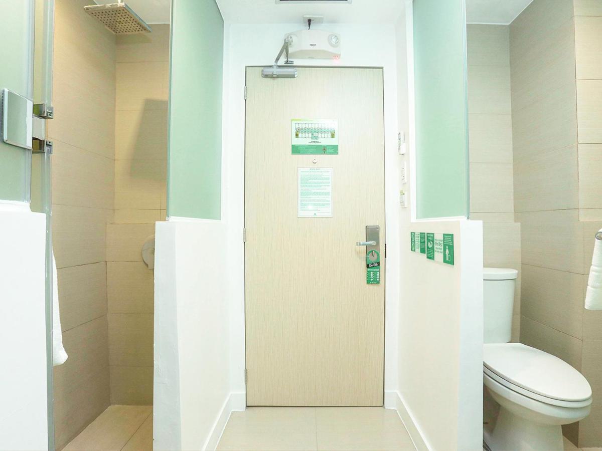Go Hotels Timog Quezon City Zewnętrze zdjęcie