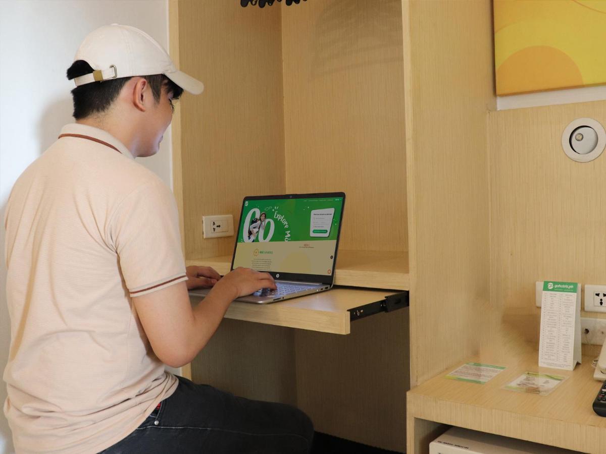 Go Hotels Timog Quezon City Zewnętrze zdjęcie
