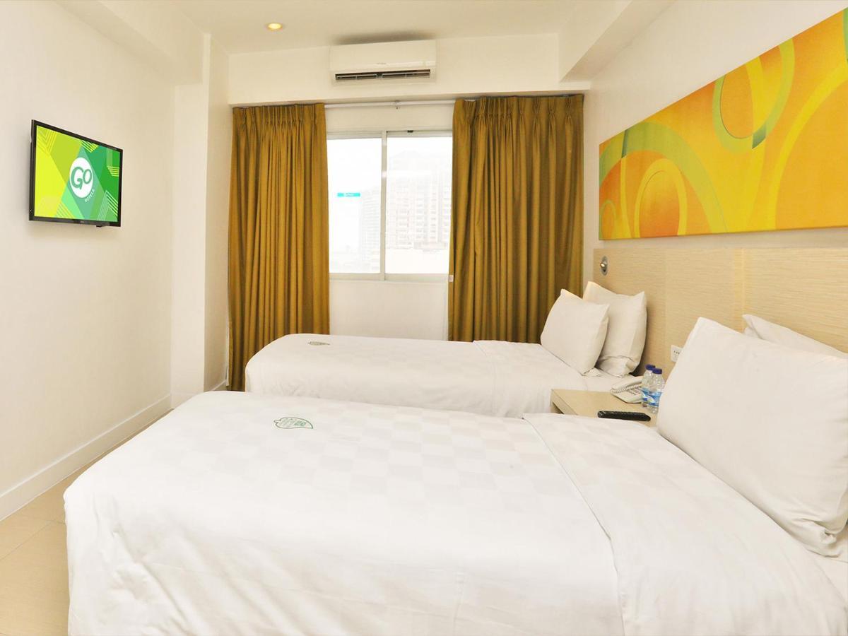 Go Hotels Timog Quezon City Zewnętrze zdjęcie