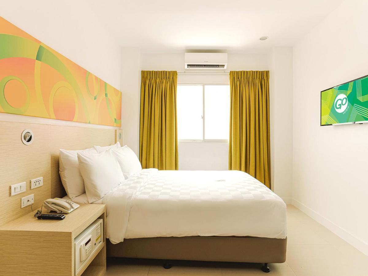 Go Hotels Timog Quezon City Zewnętrze zdjęcie