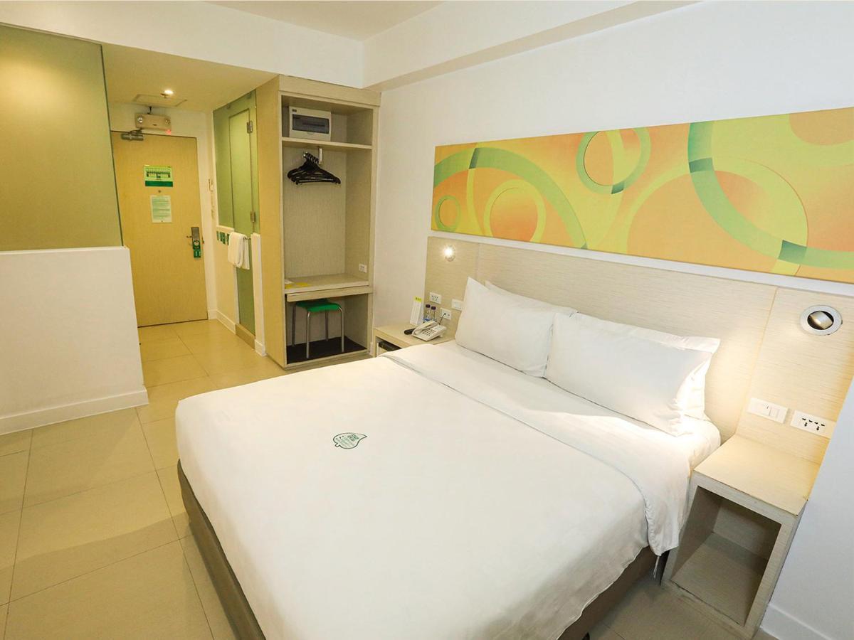 Go Hotels Timog Quezon City Zewnętrze zdjęcie