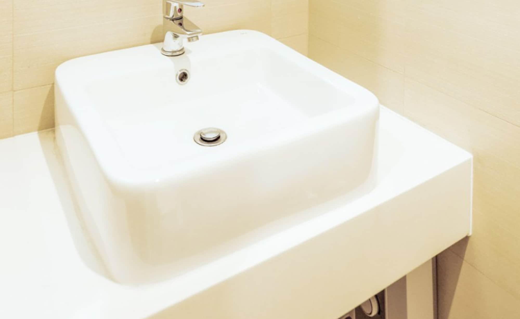 Go Hotels Timog Quezon City Zewnętrze zdjęcie