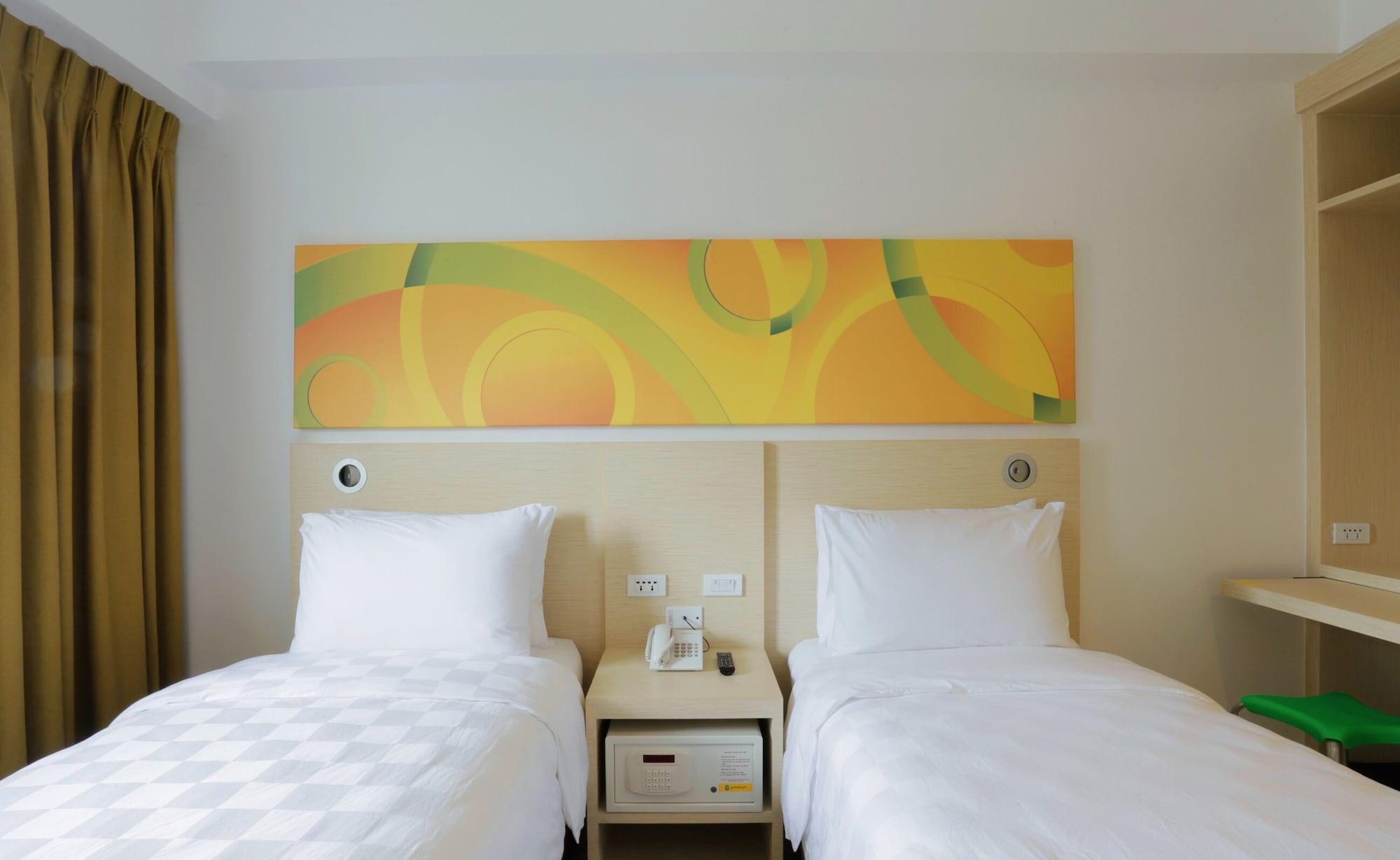 Go Hotels Timog Quezon City Zewnętrze zdjęcie