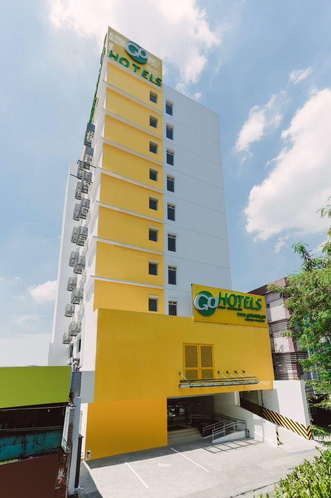 Go Hotels Timog Quezon City Zewnętrze zdjęcie